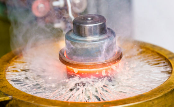 Frecuencia media del equipo de tratamiento de enfriamiento de calentamiento por inducción de engranajes