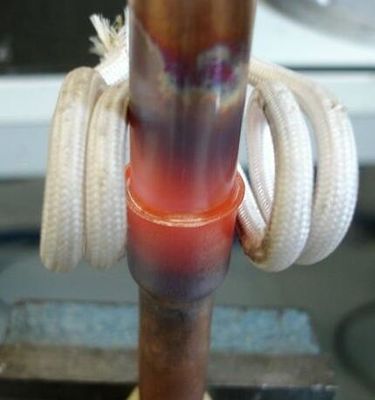 Máquina de calefacción de inducción del tubo de cobre de 25KHZ 380V para soldar que suelda de soldadura